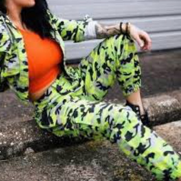 NWT Celestrial Bodiez Neon Camo High Waist Utility Pants Size Large - Picture 1 of 11